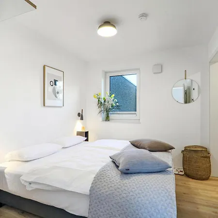 Beautiful In Lembruch-dmmer See With 1 Bedrooms, Wifi And Indoor Swimming Pool Lägenhet *